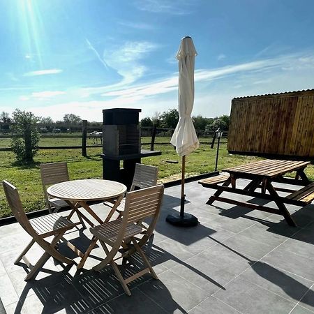 Le Clos De Baron Sur Odon, Un Havre De Paix. Buitenkant foto